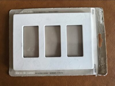 Placa de pared LUTRON 3 espacios