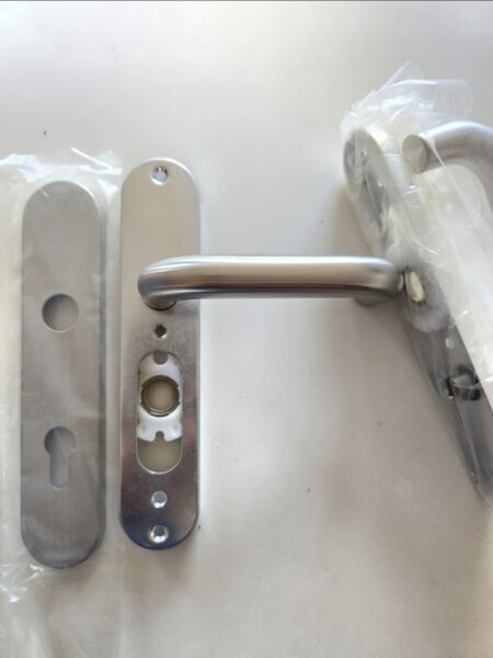 Manija de puerta Assa abloy AISI-304