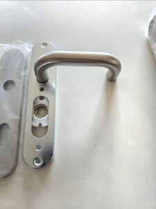 Manija de puerta Assa abloy AISI-304